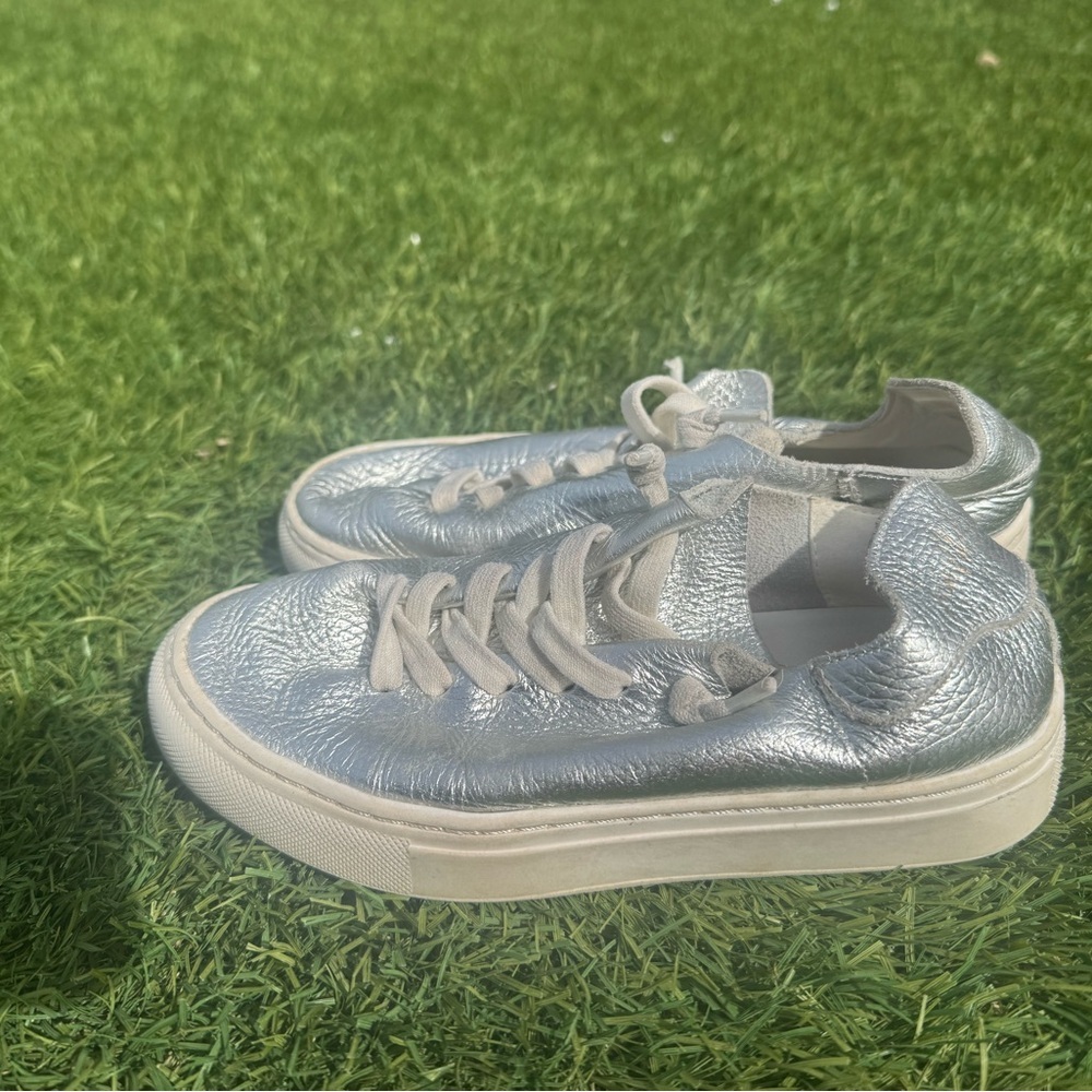 Sam Edelman Girls Silver Sneaker Size 13
